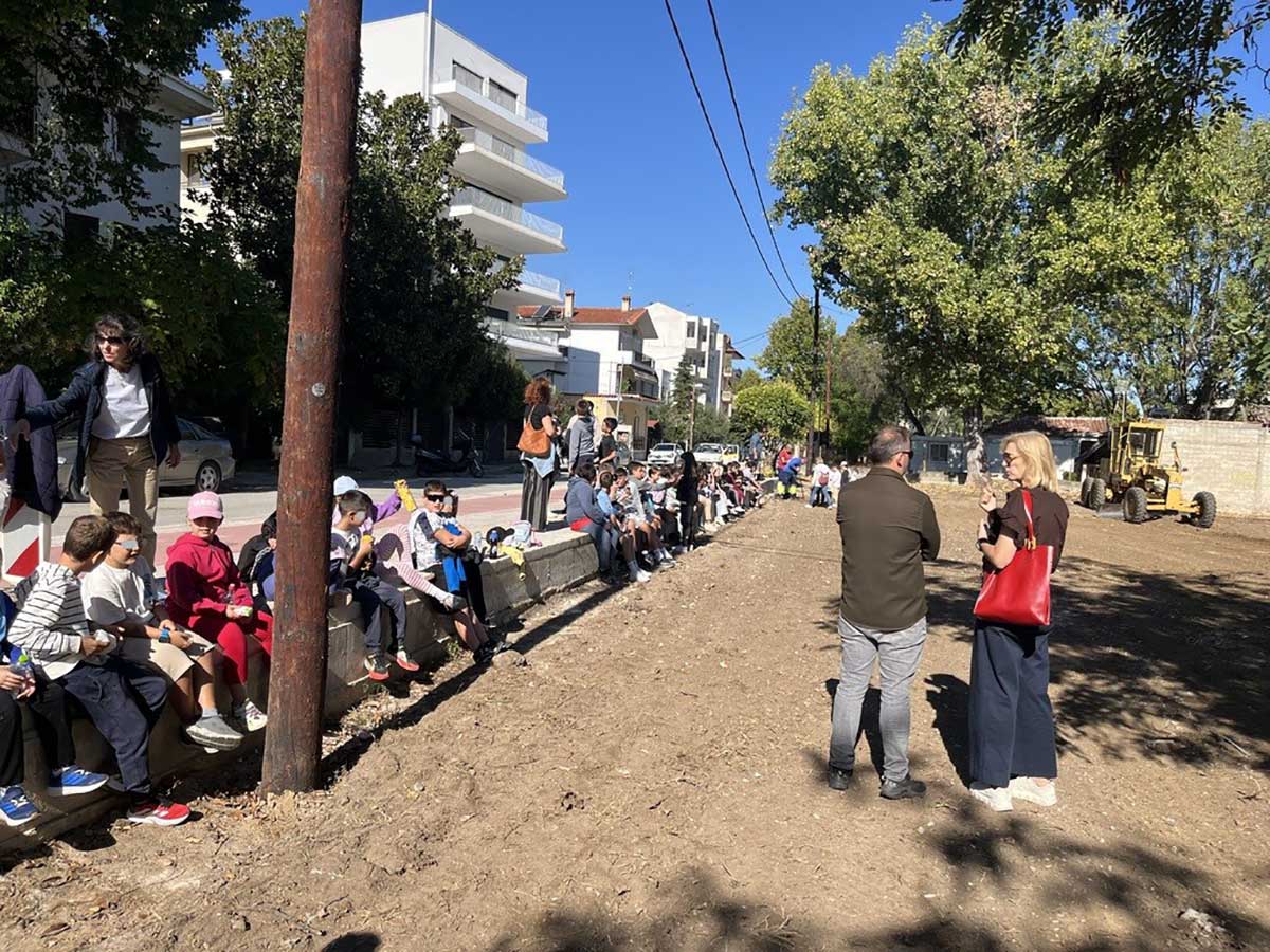 Μαθητές φύτεψαν δέντρα δίπλα στον Ληθαίο