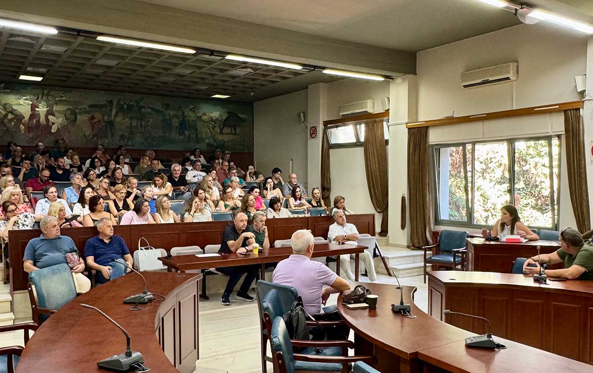 Σχολεία Τρικάλων: Νέο πλαίσιο χωρίς Σχολικές Επιτροπές