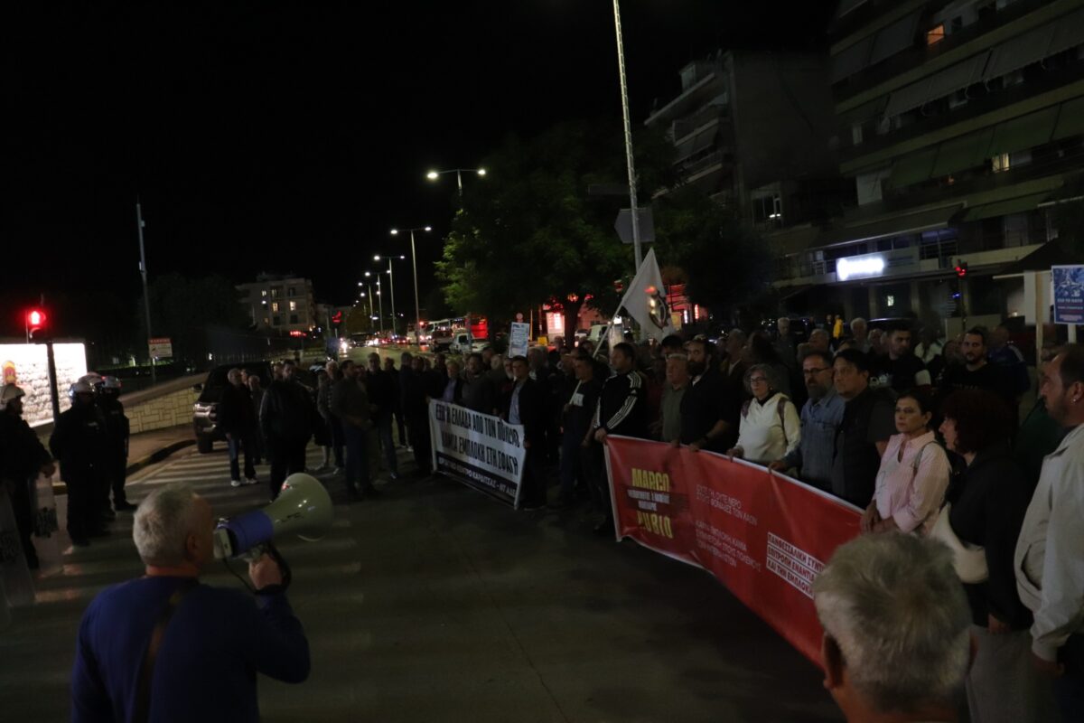 Εργατικό Κέντρο Τρικάλων στο αντιπολεμικό συλλαλητήριο της Λάρισας