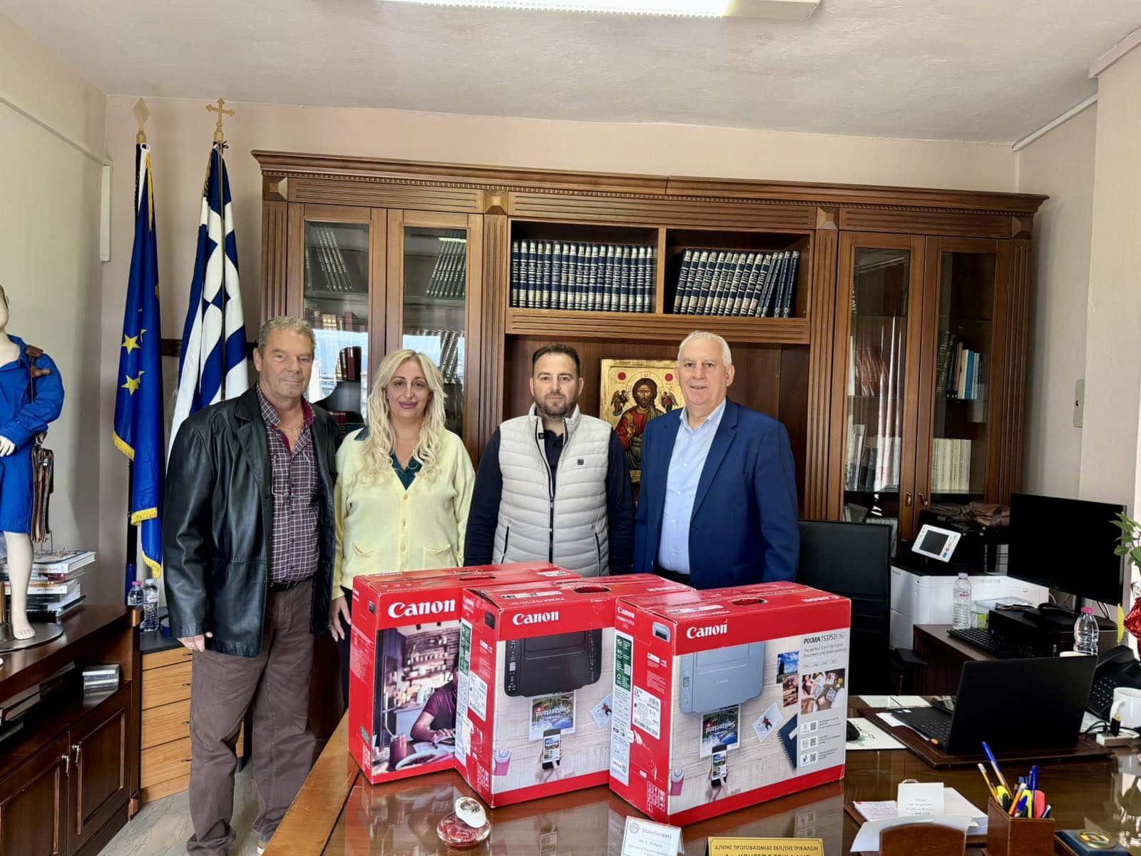 Τρίκαλα: Δωρεά τριών πολυμηχανημάτων για τα σχολεία