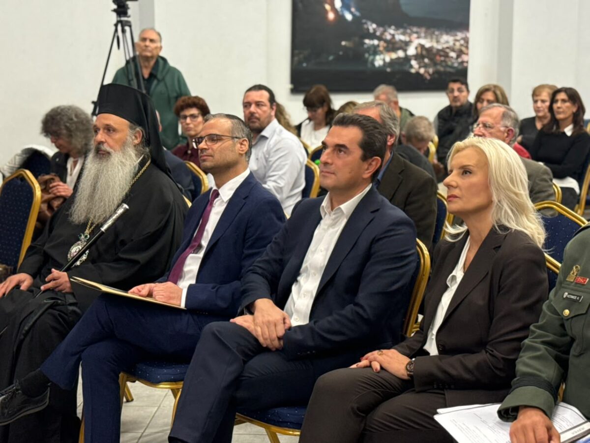 Σκρέκας στην Καλαμπάκα: Στήριξη στον περιφερειακό Τύπο
