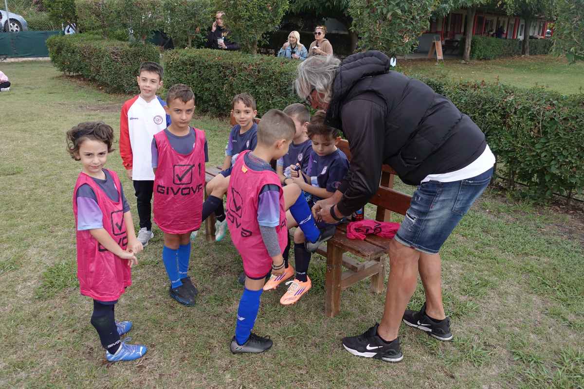 Όταν οι μεγαλύτεροι βοηθούν τους μικρούς…