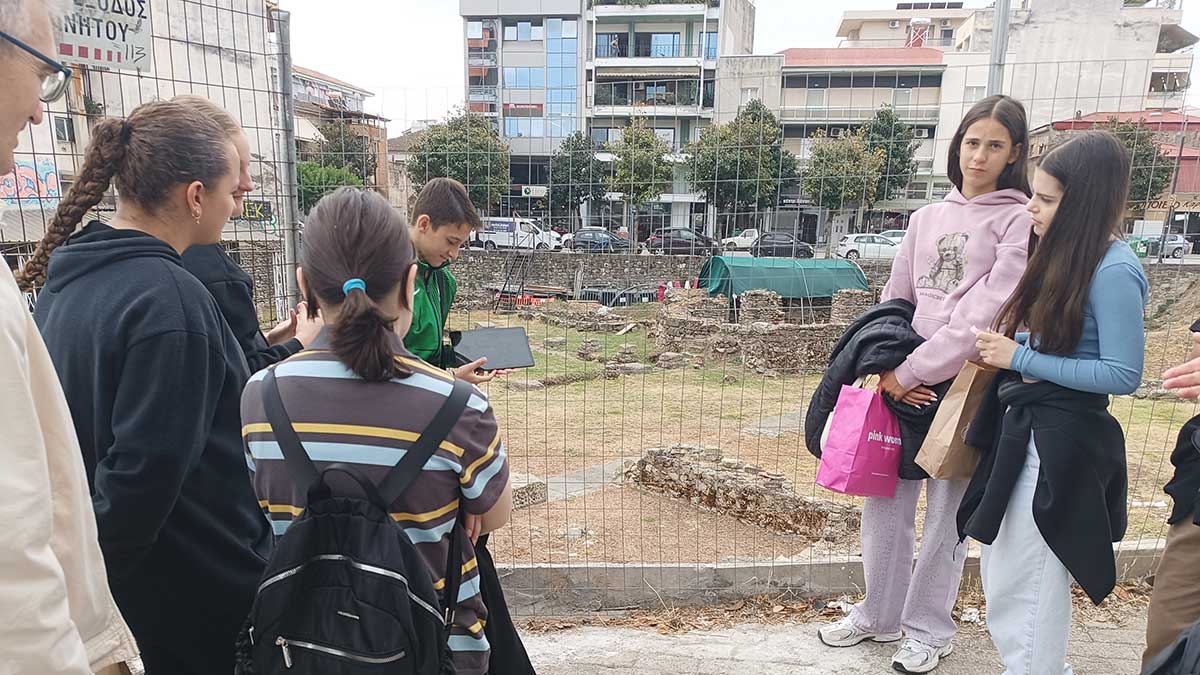 Μαθητές της Οξύνειας γνώρισαν τα μνημεία των Τρικάλων