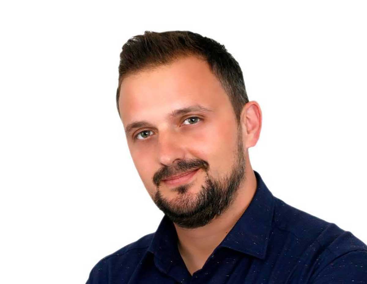 Άκης Αναστασίου: Αιχμές για την παρέλαση στη βροχή