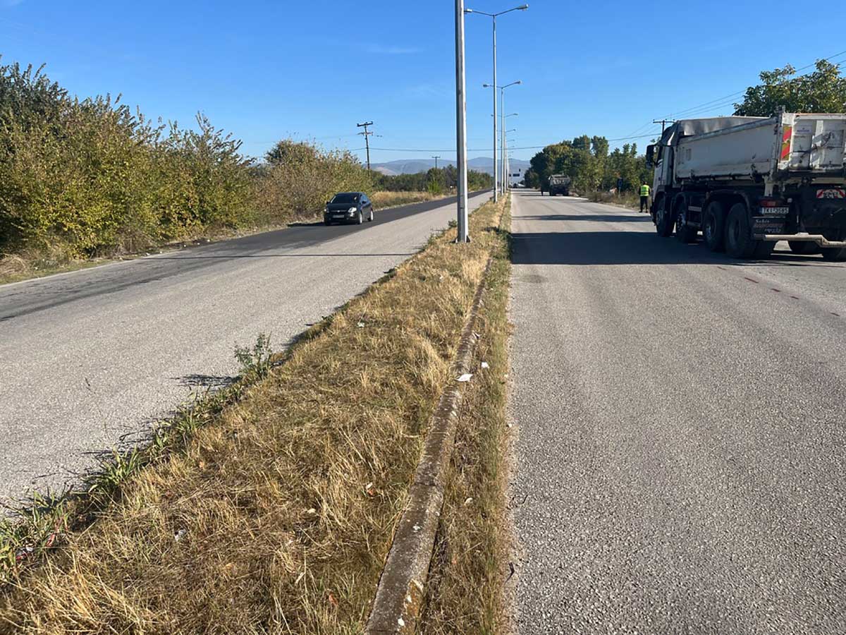 Ασφαλτόστρωση στον περιφερειακό με τον Σακκά πάνω από τα έργα