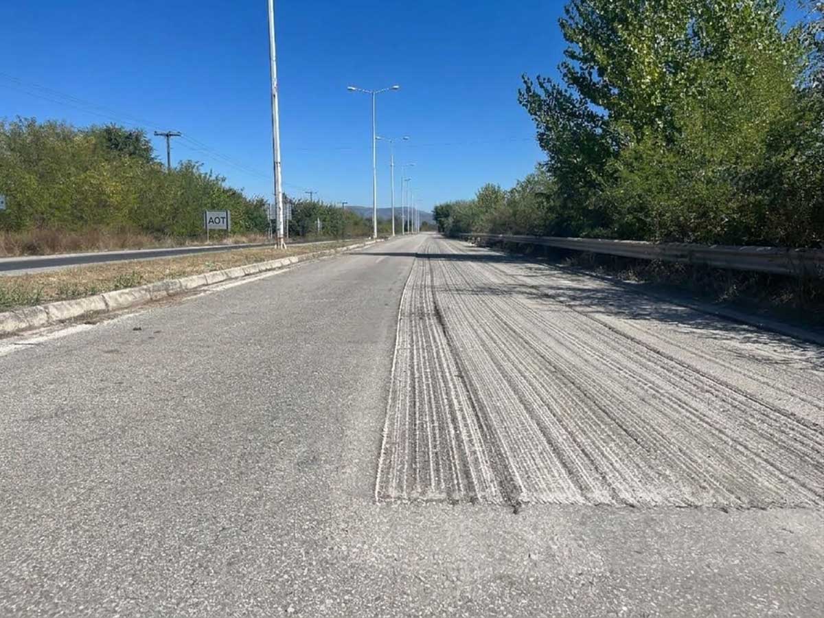 Ασφαλτόστρωση στον περιφερειακό με τον Σακκά πάνω από τα έργα