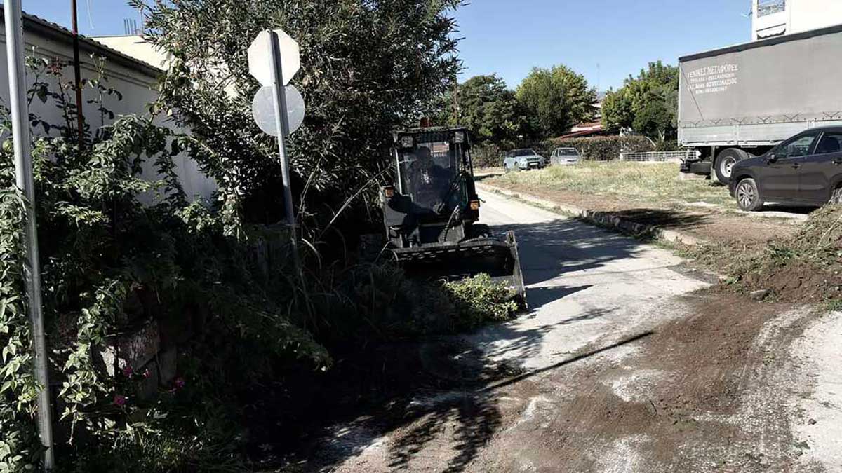 Καθαρισμοί σε τρεις γειτονιές των Τρικάλων από τον Δήμο
