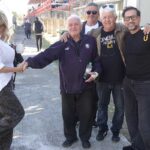 Η κυρία και η ποδοσφαιρική παρέα
